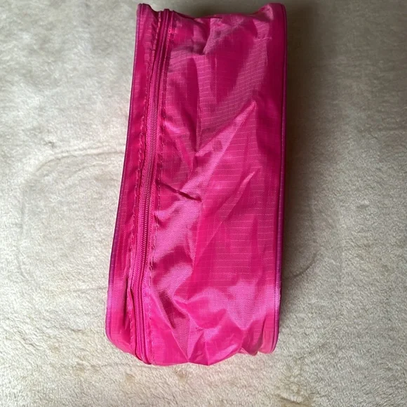 Pink travel bag - Picture 3 of 7